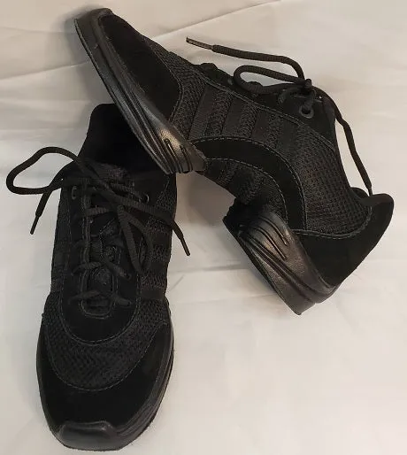 Jao -- Split Sole Sueded Dancesneaker -- Black