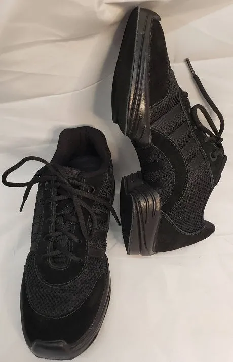 Jao -- Split Sole Sueded Dancesneaker -- Black