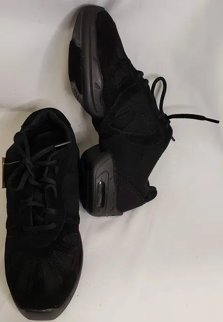 Logan -- Sueded Split Sole Dancesneaker -- Black