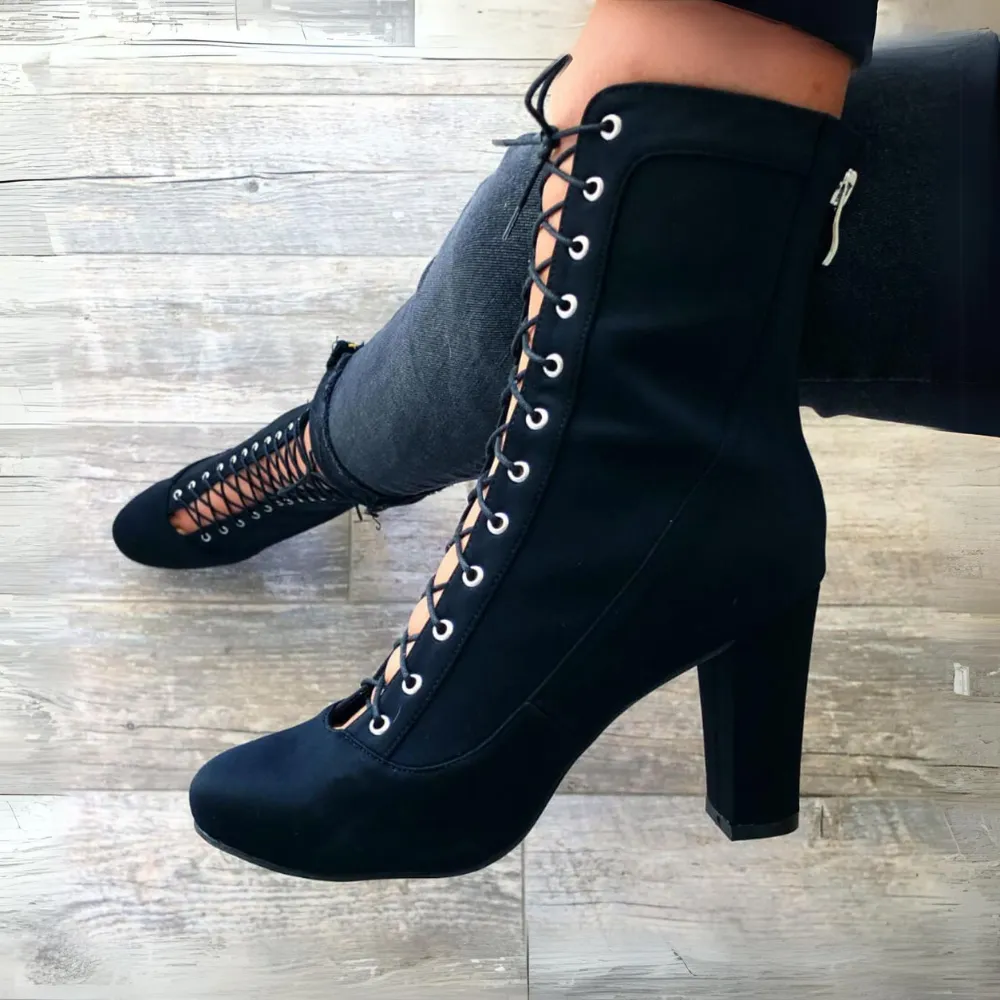 Savashjay - Closed Round Toe Lace Up Ankle Latin Dance Boots (Street Sole)